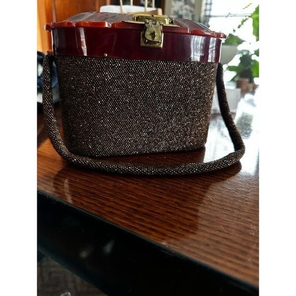 Vintage Beaded Box Bag with Bakelite Beautiful top - Picture 3 of 6